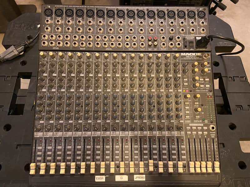 Mackie 1604-VLZ Pro 16-Channel Mic / Line Mixer 2000 - 2007 - Black image 1