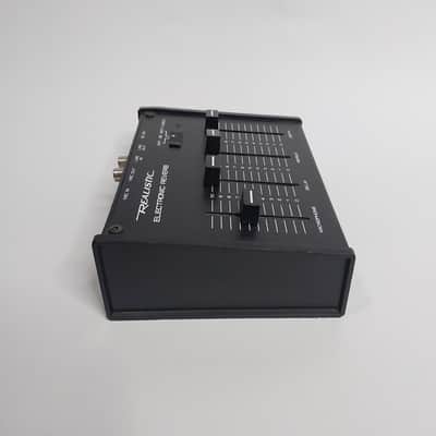 Realistic 32-1110 Desktop Electronic Reverb / Delay 1982 - 1989 image 4