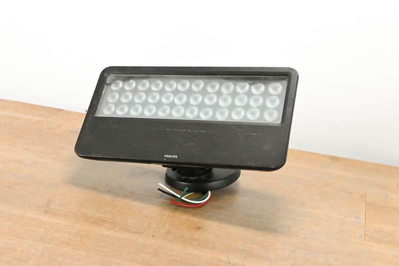 Philips iW Blast12 Powercore Frosted Lens LED Fixture CG011P5 image 1