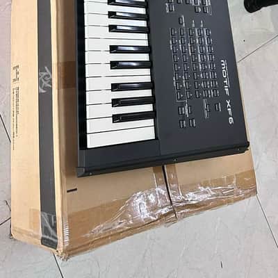 Yamaha Motif XF 6 Production Synthesizer Used in mint condition