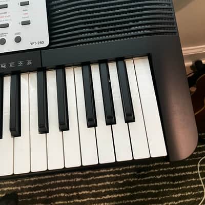 Yamaha YPT-280 61-Key Portable Keyboard w/ Gator Soft Case image 5