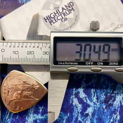 *Special Offer 20% Discount* Two (2) Queen Elizabeth 1966 Penny Coin Guitar Picks. image 3