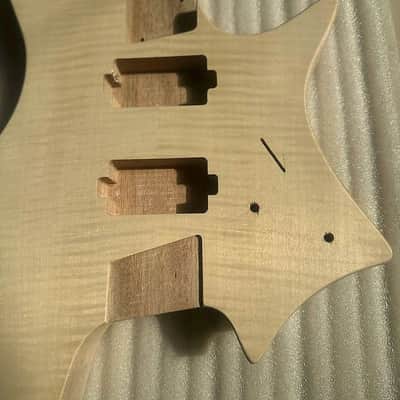 Headless Guitar Unfinished Mahogany Body with Tiger Maple Veneer Top image 6