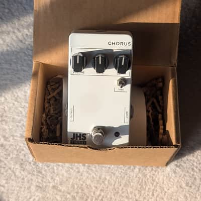 JHS 3 Series Chorus 2020 - Present White image 1
