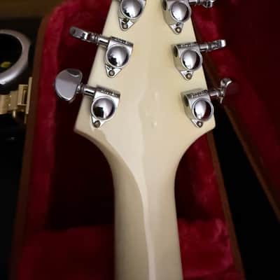 Gibson '70s Flying V 2020 - Present - Classic White image 14