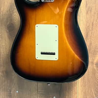 Fender American Deluxe V Stratocaster Strat V-neck Tweed Case - Sunburst image 11