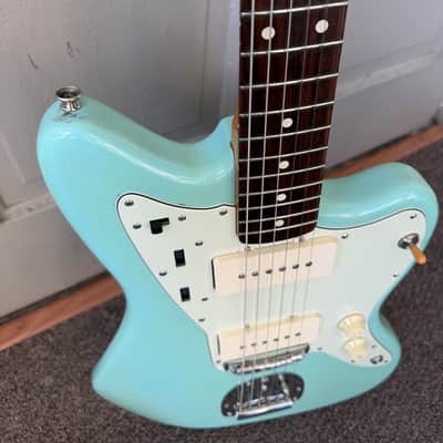 Fender American Vintage Thin Skin '62 Jazzmaster Daphne Blue image 8