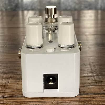 Electro-Harmonix EHX Pico Deep Freeze Sound Retainer / Sustainer Guitar Effect Pedal Guitar Effect Pedal image 5