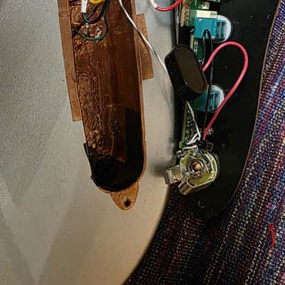 Squier Jazz Bass Loaded Body image 14