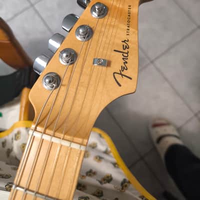 Fender American Elite Stratocaster HSS Shawbucker with Maple Fretboard 2016 - 2019 - 3-Color Sunburst image 1