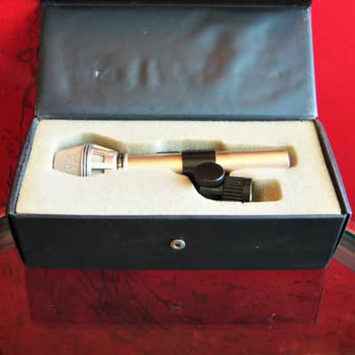 Vintage 1980's AKG D190ES dynamic cardioid microphone w clip & case Low Z 200 OHMS D1000E image 3