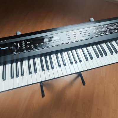 ROLAND D-50 Linear Synthesizer Classic keyboard famous 80s vintage sounds