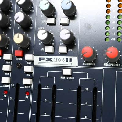 Soundcraft FX16ii 16-Channel Analog Audio Mixer CG012QK image 4