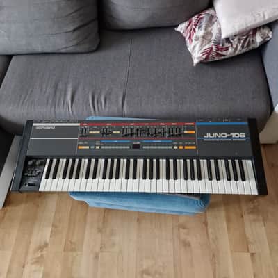 Roland Juno-106 61-Key Programmable Polyphonic Synthesizer 1984 - 1985 - Black