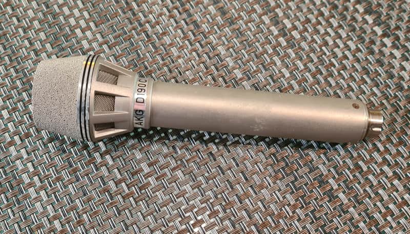 AKG D190c
