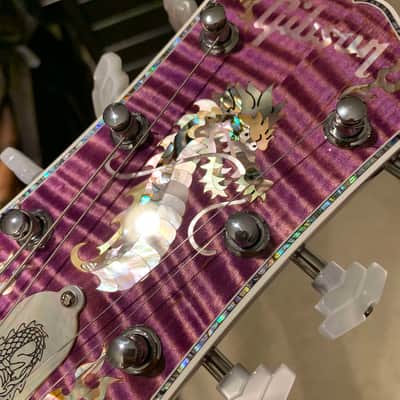 DRAGON 🐉🐲! 2025 Gibson Custom Shop Les Paul Dragon Purple Denim Blue Trans Violet Pink Flame Top TV White Ebony Classic White CustomBuckers M2M Made To Measure Ultima Modern Supreme Burst Abalone Master Artisan Collector’s Limited Edition Figured image 2