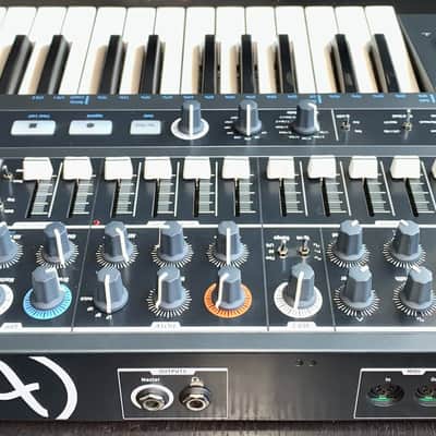 Arturia MiniBrute 2 Semi-Modular Analog Synthesizer & Step Sequencer 25-Key image 7
