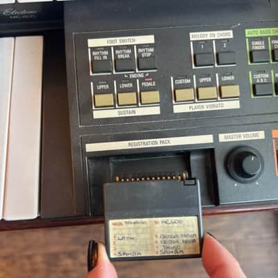 Yamaha Electone MC 600 1985 - Wood grain finish image 6