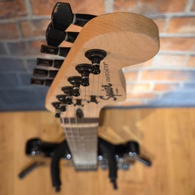Squier Stratocaster HSS 2-Color Sunburst New Strings Set Up & Bag image 3