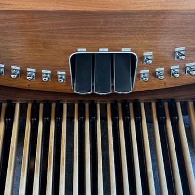 Rodgers Organ w/ 32 Note Pedalboard, External Speakers, & Bench! image 9