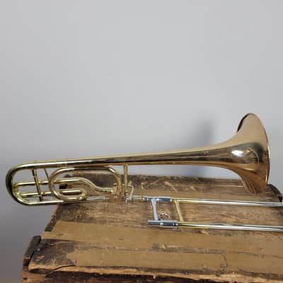 Signature 2000 Custom Series F-Attachment Trombone Brass Just serviced , no case image 3