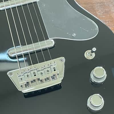 New Old Stock Silvertone 1303/U2 Reissue W/Hanging Bag, Wall Hanger & Accessory Bundle 2010s - Black image 9