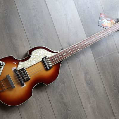HOFNER "HCT-500/1L-SB - Violin Bass CT" 2, 84 KG