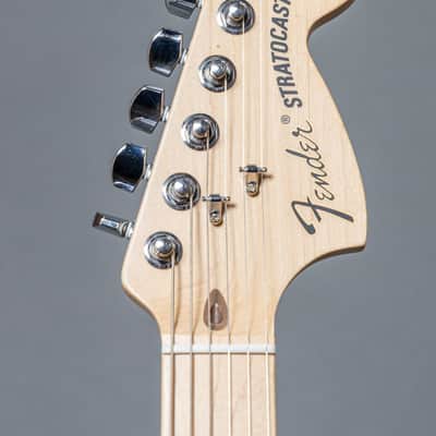 Fender American Special Stratocaster HSS 2017, Fiesta Red image 5