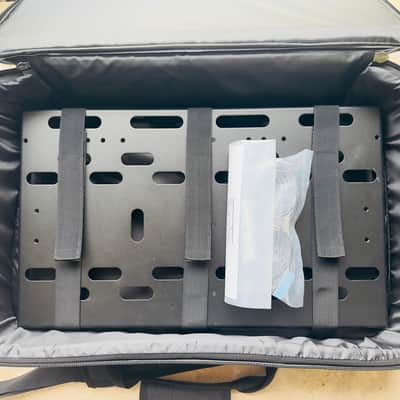 Voodoo Lab Dingbat Medium Pedalboard with Case and Dingus image 4