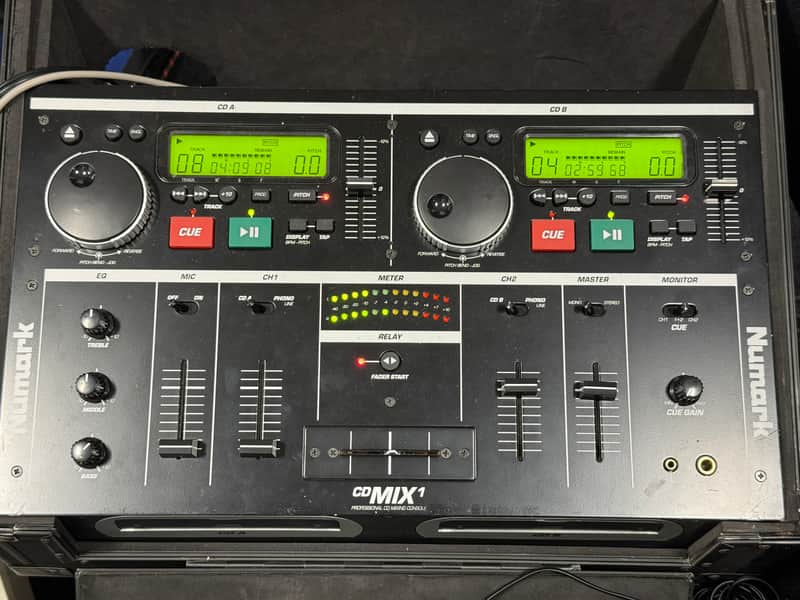 Numark CDMIX1 2000's - Black image 1