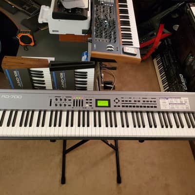 CERTIFIED!!! ROLAND RD700 STAGE PIANO FULLY INSPECTED SERVICED AND IN AMAZING CONDITION! image 6
