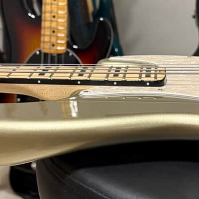 Fender American Elite Jazz Bass with Maple Fretboard 2016 - 2019 - Champagne image 4