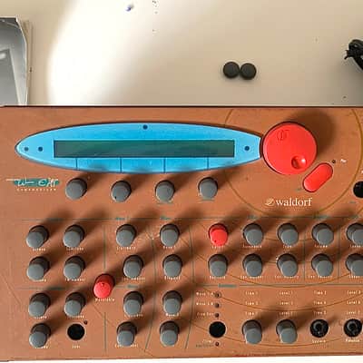 As Is For Parts / Repair Waldorf Microwave XT Rackmount Wavetable Synthesizer 1998 - Orange
