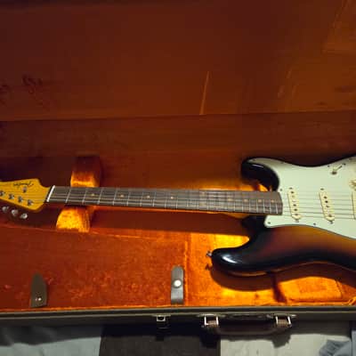 Fender American Vintage II '61 Stratocaster 2022 - Present - 3-Color Sunburst image 12