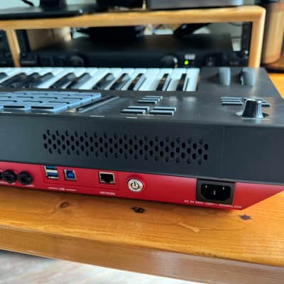 Akai MPC Key 61 Standalone Workstation Synthesizer image 6