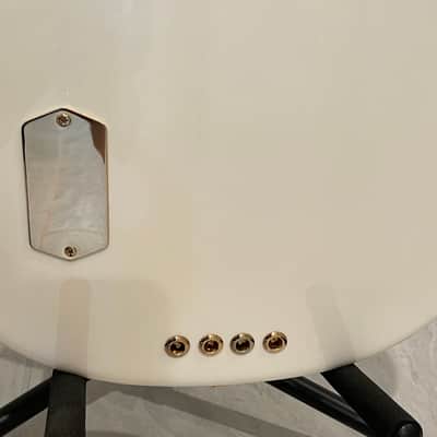 Music Man Stingray Classic Limited  Edition Gilded White  2012 - Gilded White image 12