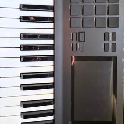 Akai MPC Key 61 Standalone Workstation Synthesizer 2022 - Present - Black image 5