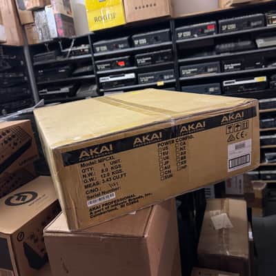Akai Professional MPC XL Standalone Music Production Center / Pads New //ARMENS// image 1