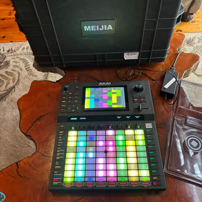 Akai Force Standalone Music Production / DJ Performance System 2019 - Black +BONUS CASE +DECK SAVER image 2