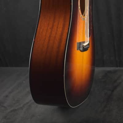 Eastman E2D-DLX-SB Solid Cedar/Sapele Dreadnought Sunburst Truetone Gloss image 6