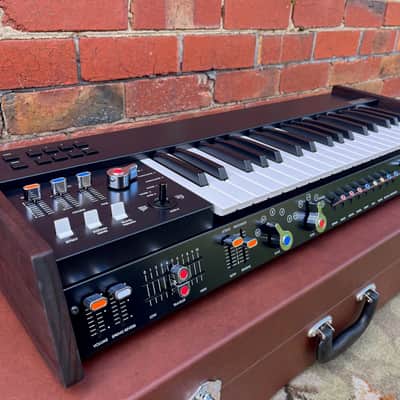 Korg miniKORG 700FS 32-Key Analog Synthesizer 2021 (Limited Edition re-release of the original 700/700s)