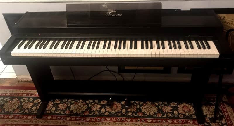 Yamaha Clavinova CLP-300 Upright Digital Piano 88 Weighted Keys