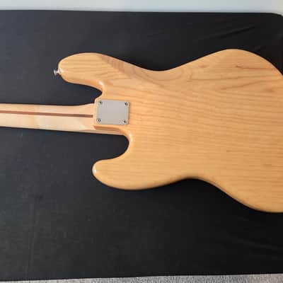 Fender Standard Jazz Bass with Rosewood Fretboard 2009 - 2018 Natural image 4