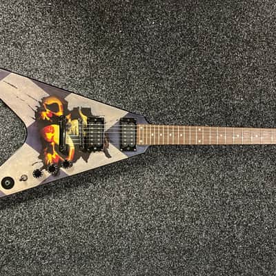 Washburn WV16 G11 Circa 2004 - Skull Graphic Bild 1