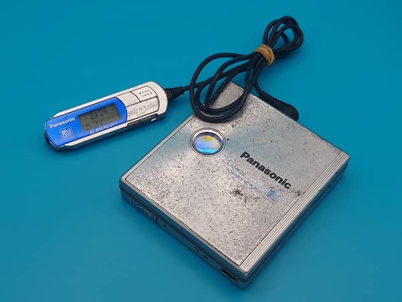 Blue Panasonic Portable MD Player SJ MJ70 with remote image 1