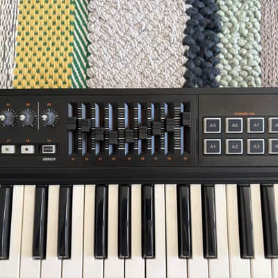 Roland A-800PRO 61-Key MIDI Keyboard Controller 2010 - Present - Black image 3