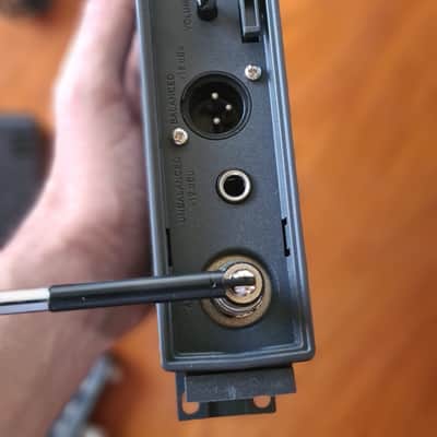 Sennheiser Sennheiser EM1031-U True Diversity Receiver + SK3063-U Hiden Plus Transmitter image 4