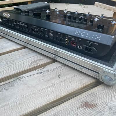 Line 6 Helix Floor with Flightcase image 3