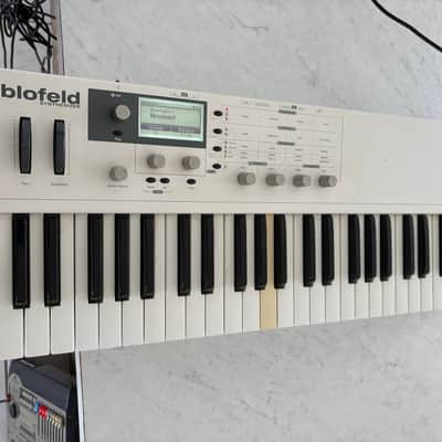 Waldorf Blofeld Keyboard 49-Key Synthesizer 2009 - Present - White