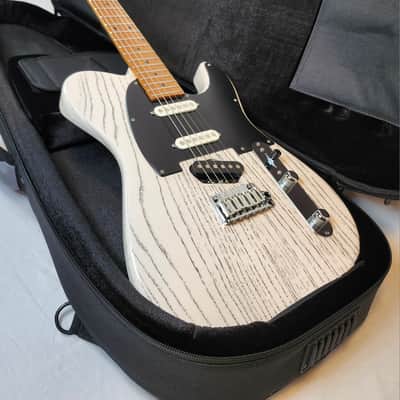 Tom Anderson T Classic Contoured, Swamp Ash Body, SC1 SC1 TF3, 62 Pete, High Gloss White with Black Dog Hair, w/Bag image 2